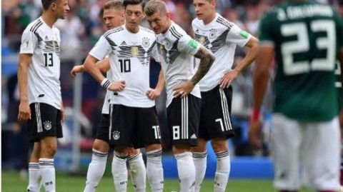 以下是为您定制的第一篇赛事复盘，基于“意大利从2014世界杯参赛队到2026年附加赛出局——国家队悲剧的消亡史”视角，以独家叙事方式展开。